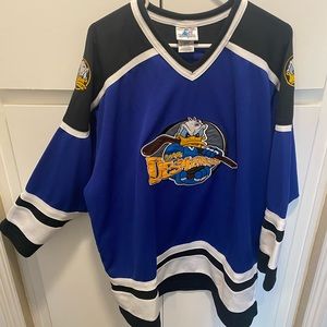 Disneyland Donald Duck hockey jersey XL